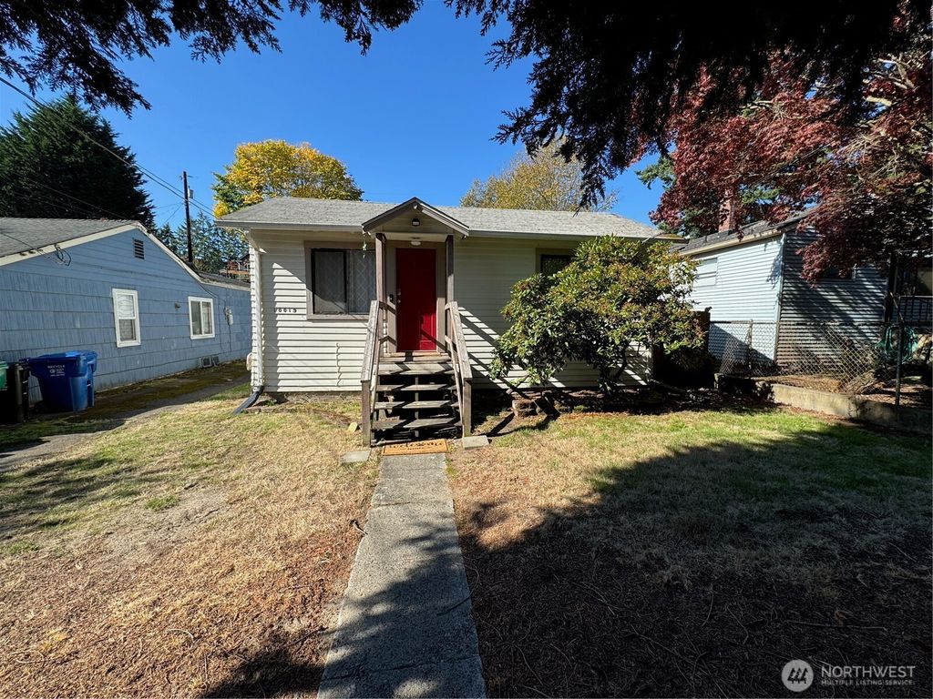 Photo of 10019 Interlake Avenue N, Seattle, WA 98133 (MLS # 2451540)
