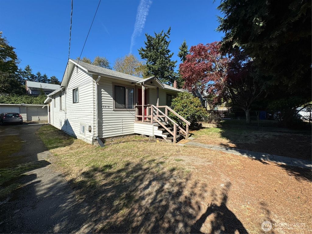 Photo of 10019 Interlake Avenue N, Seattle, WA 98133 (MLS # 2451540)