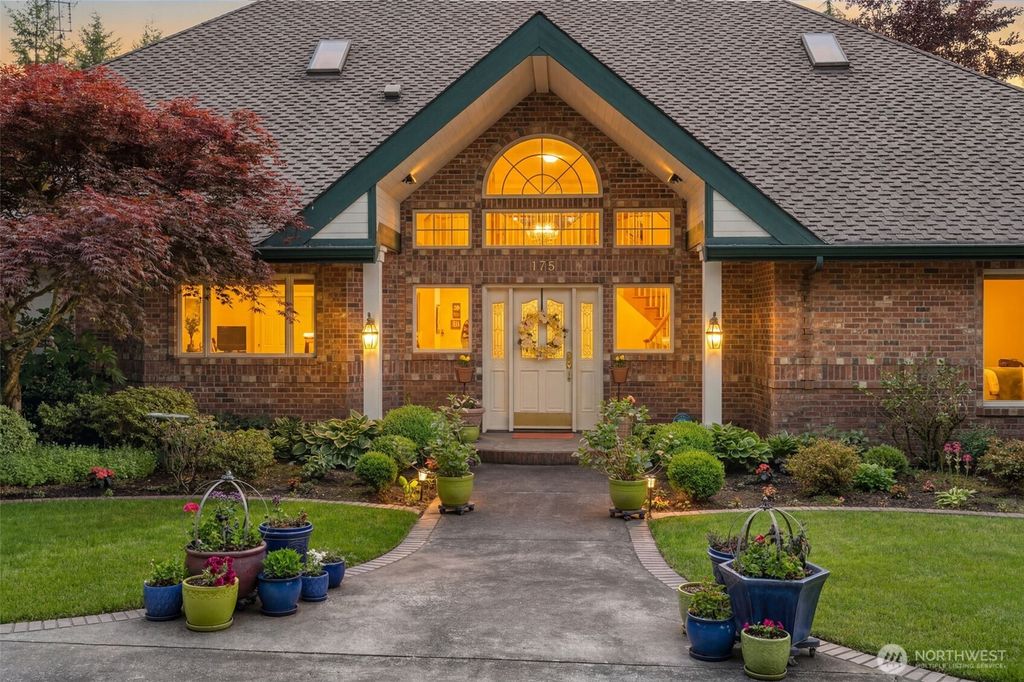 Photo of 175 Oak Point Drive DR, Chehalis, WA 98532 (MLS # 2537459)