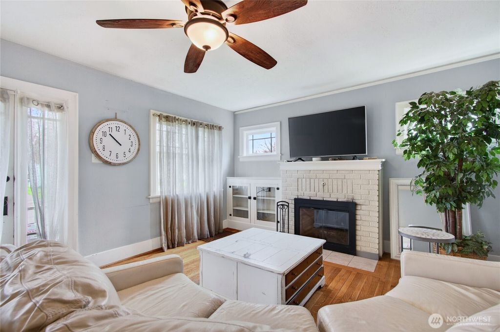 Photo of 2829 Field Street, Longview, WA 98632 (MLS # 2503228)