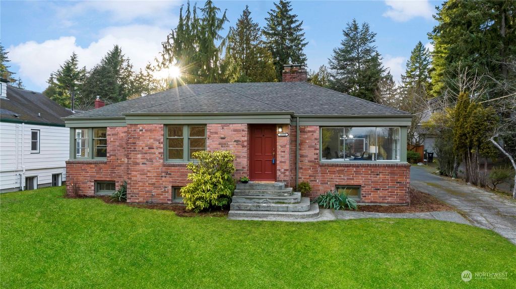 Photo of 10511 23rd Avenue NE, Seattle, WA 98125 (MLS # 2042743)