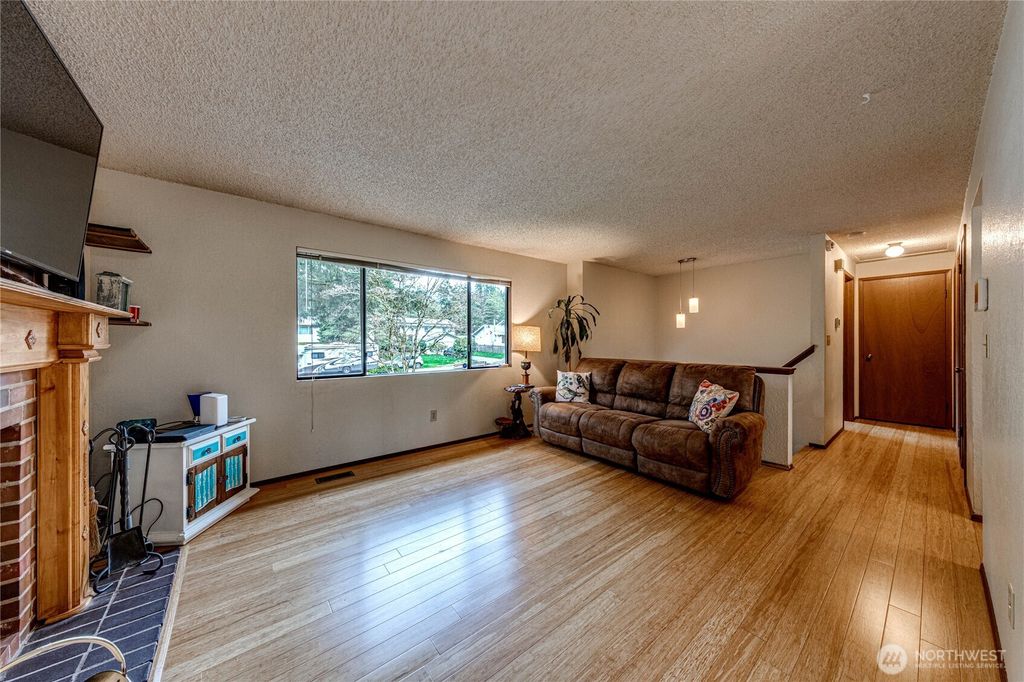 Photo of 20615 14th Drive SE, Bothell, WA 98012 (MLS # 2353100)