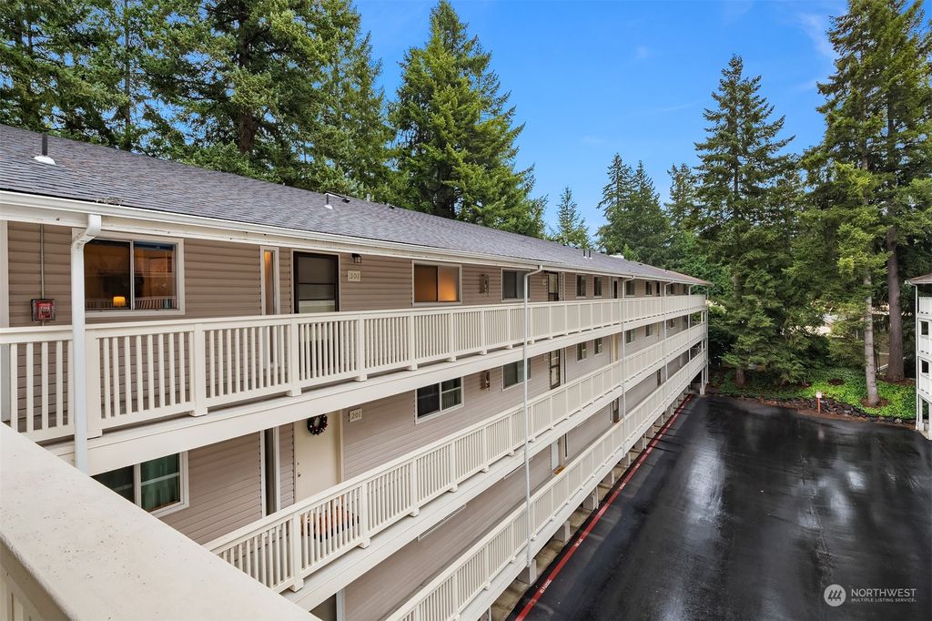 Photo of 14537 NE 40th Street #H301, Bellevue, WA 98007 (MLS # 2186305)