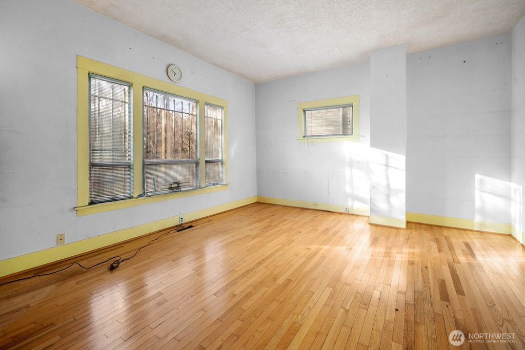 Photo of 3226 S Edmunds Street, Seattle, WA 98118 (MLS # 2500885)