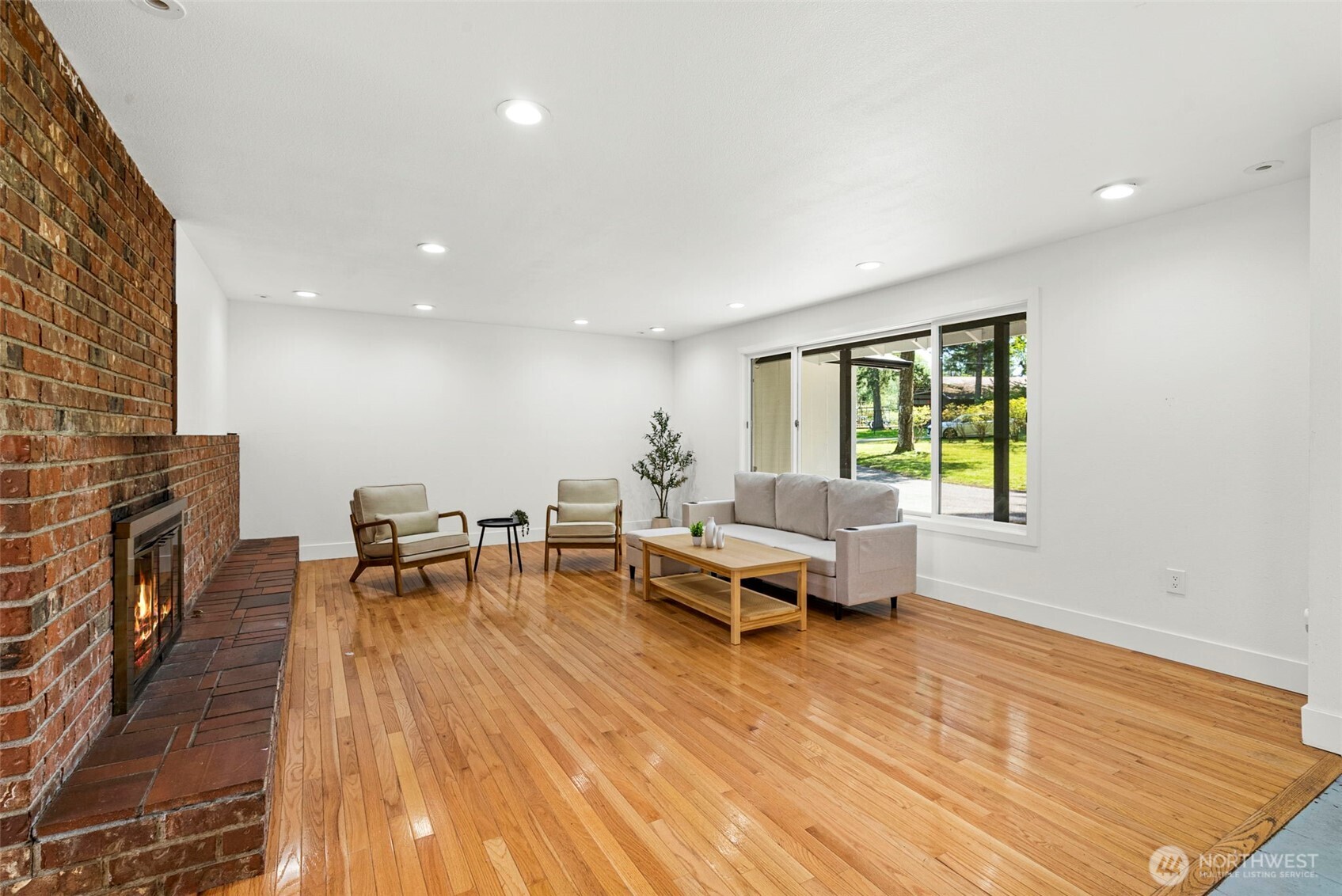 6753 Bellevista Place NW