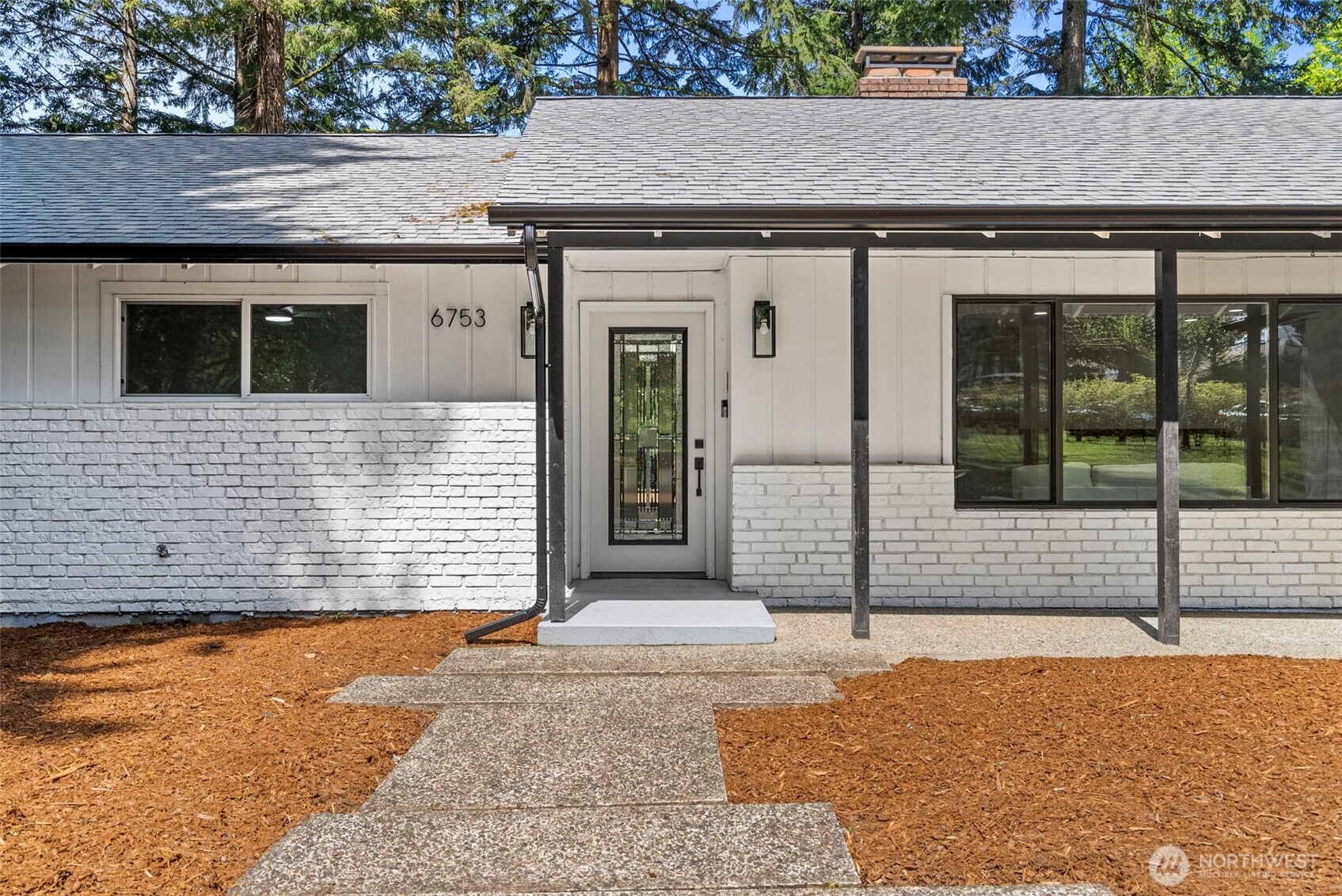 6753 Bellevista Place NW