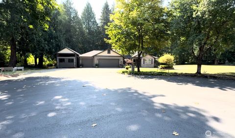 Photo of 1510 199th Avenue E, Lake Tapps, WA 98391 (MLS # 2441588)