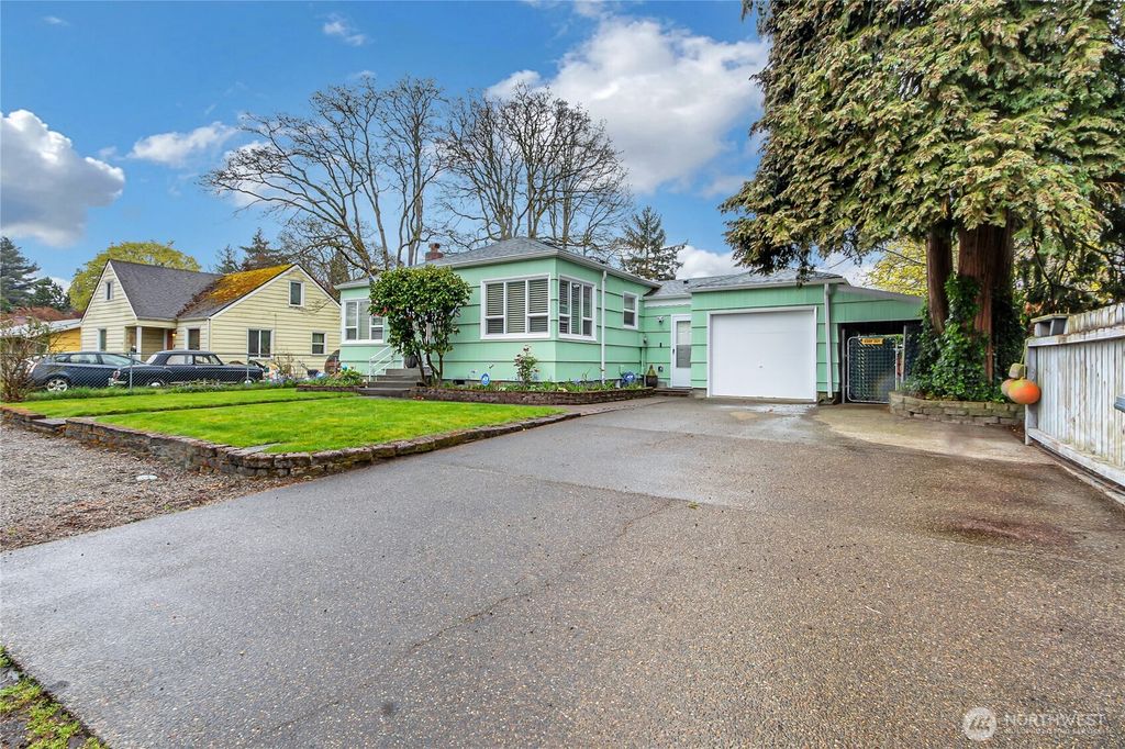 Photo of 514 115 Street S, Tacoma, WA 98444 (MLS # 2508437)