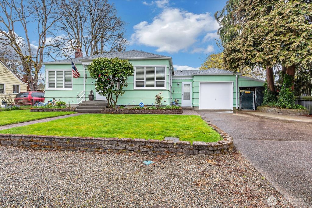 Photo of 514 115 Street S, Tacoma, WA 98444 (MLS # 2508437)