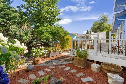 Photo of 26432 Somerset Lane, Kent, WA 98032 (MLS # 2566893)