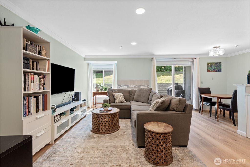 Photo of 12515 109th Ct Ct NE #B104, Kirkland, WA 98034 (MLS # 2371049)