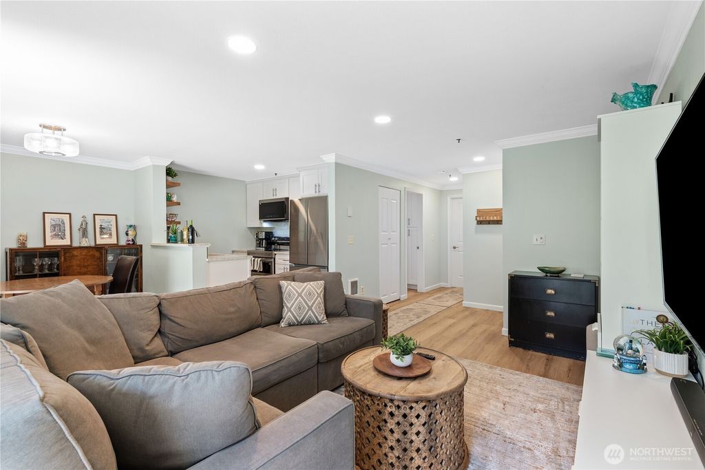 Photo of 12515 109th Ct Ct NE #B104, Kirkland, WA 98034 (MLS # 2371049)