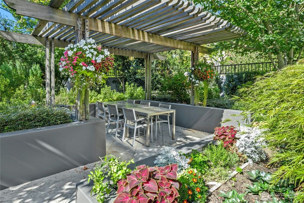 Photo of 1301 Spring Street #8B, Seattle, WA 98104 (MLS # 2440792)