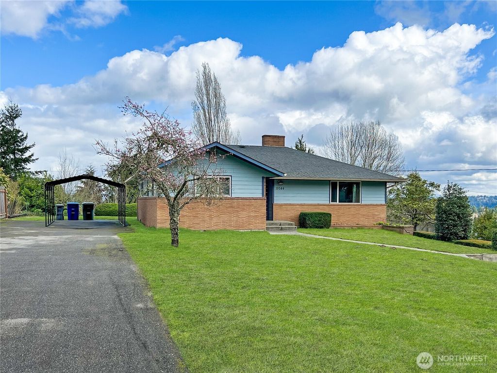 Photo of 19544 53rd Avenue NE, Lake Forest Park, WA 98155 (MLS # 2339002)