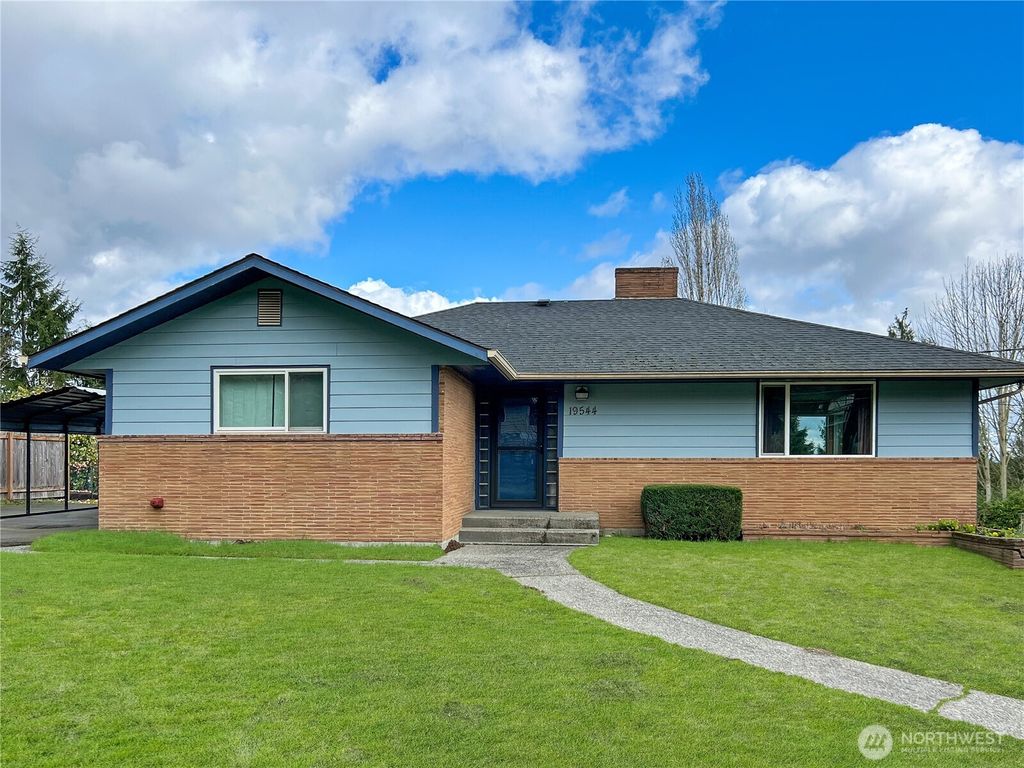 Photo of 19544 53rd Avenue NE, Lake Forest Park, WA 98155 (MLS # 2339002)