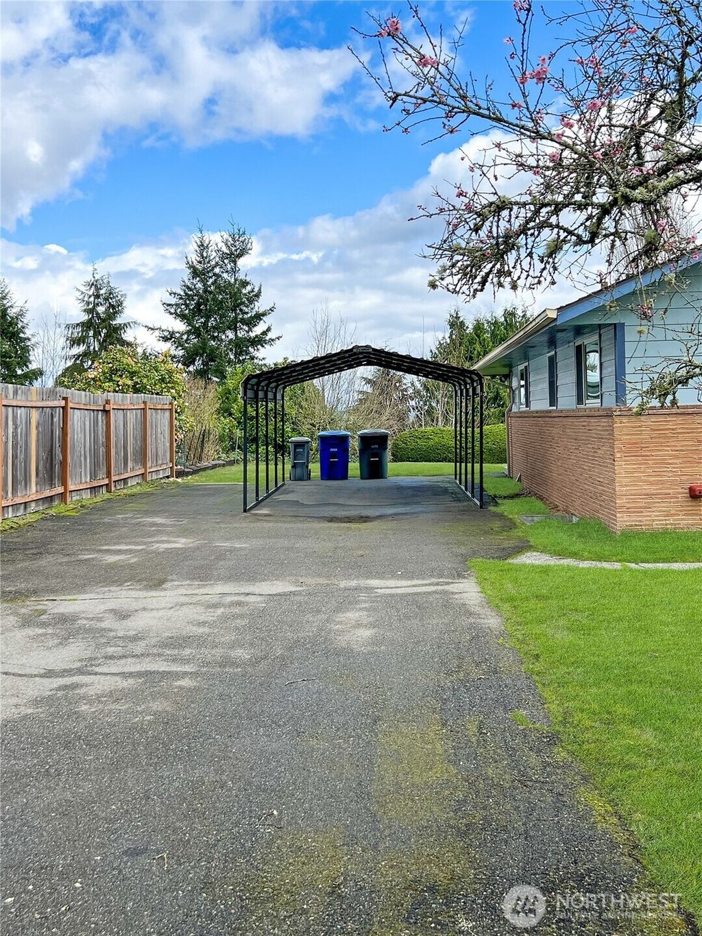 Photo of 19544 53rd Avenue NE, Lake Forest Park, WA 98155 (MLS # 2339002)