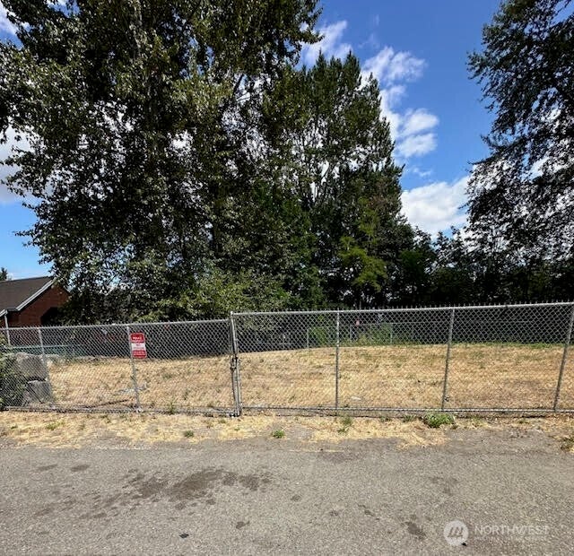 1 st & Myers Way S