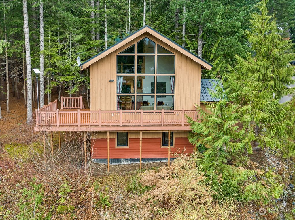Photo of 350 Rampart Drive, Snoqualmie Pass, WA 98068 (MLS # 2176008)