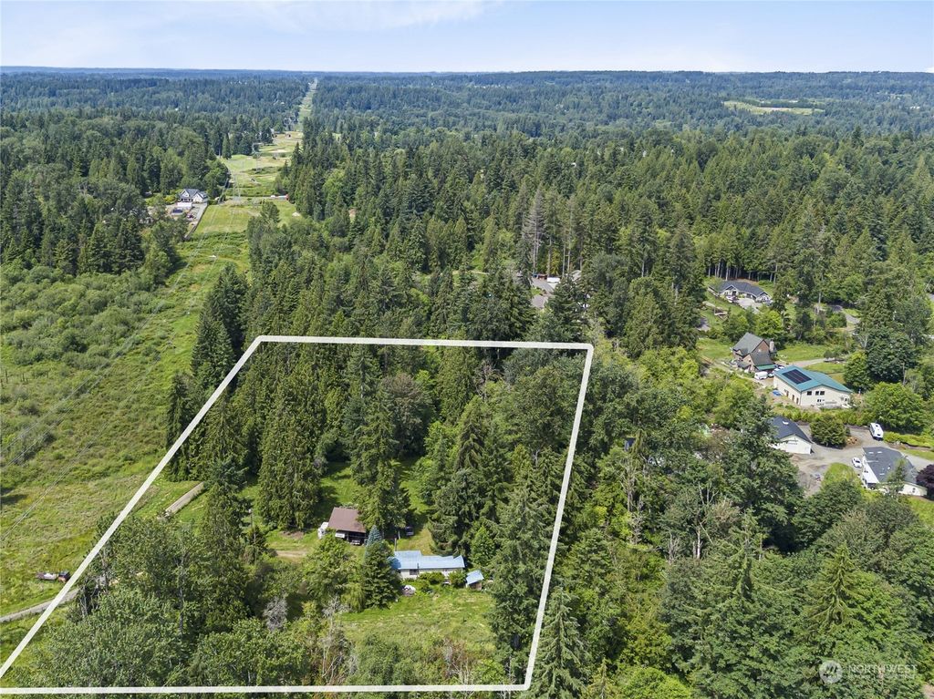 Photo of 13303 212th Street SE, Snohomish, WA 98296 (MLS # 2261077)