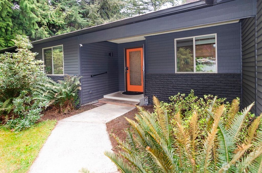 Photo of 3519 Donnelly Drive SE, Olympia, WA 98501 (MLS # 2514998)