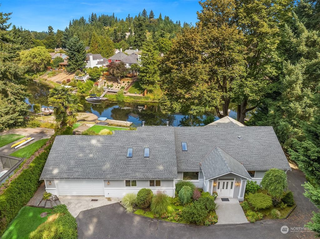 Photo of 11302 E Riverside Drive, Bothell, WA 98011 (MLS # 2156770)