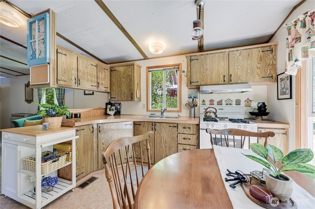 Photo of 64193 E Cascade Drive, Marblemount, WA 98267 (MLS # 2504325)