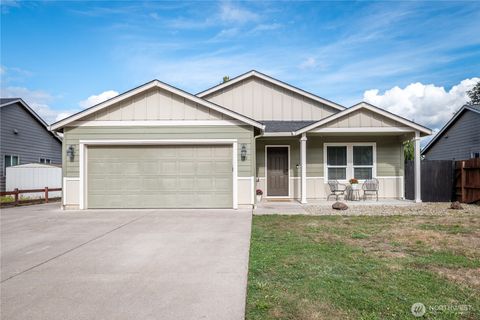 Photo of 135 Haley Drive, Longview, WA 98632 (MLS # 2440568)