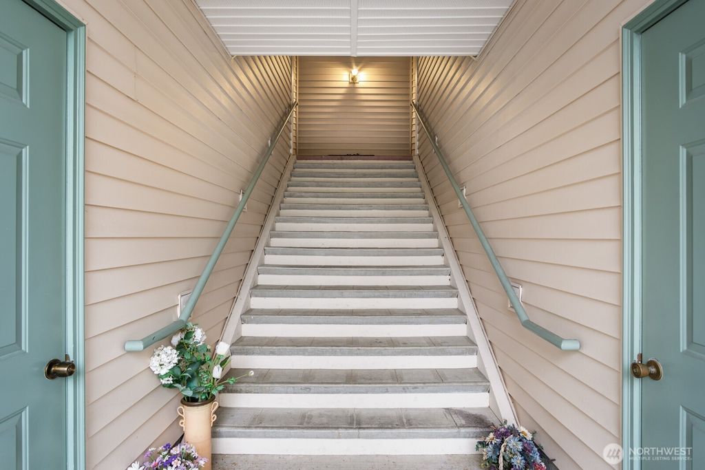 Photo of 8828 238th St St SW #D1, Edmonds, WA 98026 (MLS # 2475777)