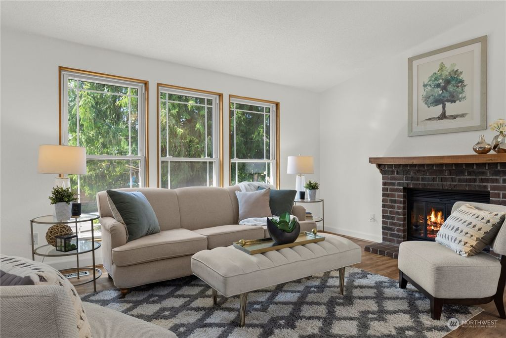 Photo of 5814 NE 204th Place, Kenmore, WA 98028 (MLS # 2214504)