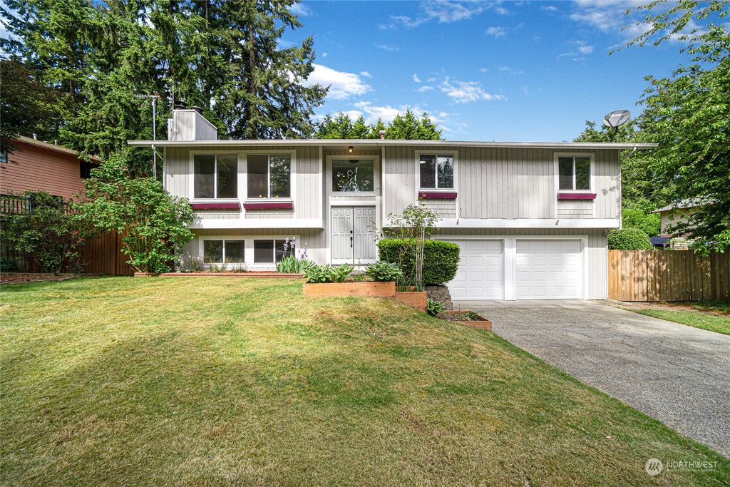 Photo of 32031 2nd Avenue SW, Federal Way, WA 98023 (MLS # 2072863)