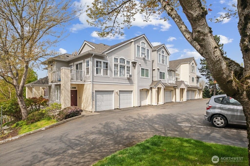Photo of 400 S 46th Place #B, Renton, WA 98055 (MLS # 2510809)