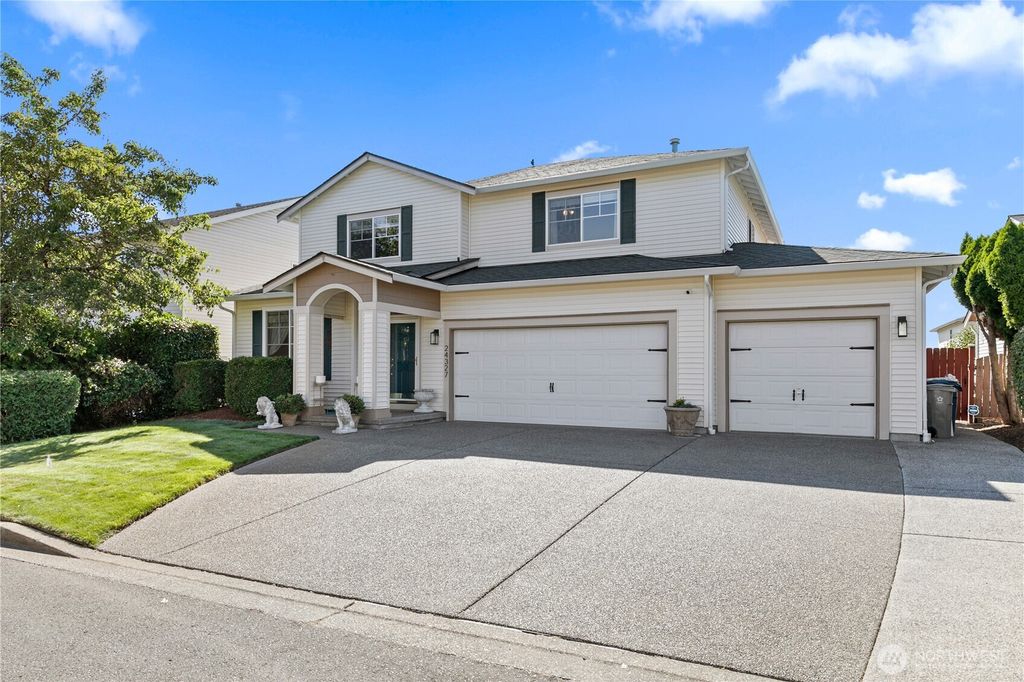 Photo of 24327 118th Avenue SE, Kent, WA 98030 (MLS # 2418941)