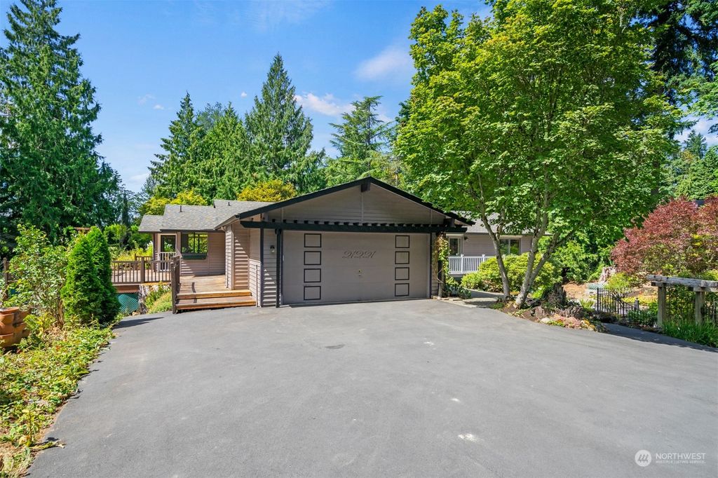 Photo of 21221 142nd Avenue SE, Kent, WA 98042 (MLS # 2150864)
