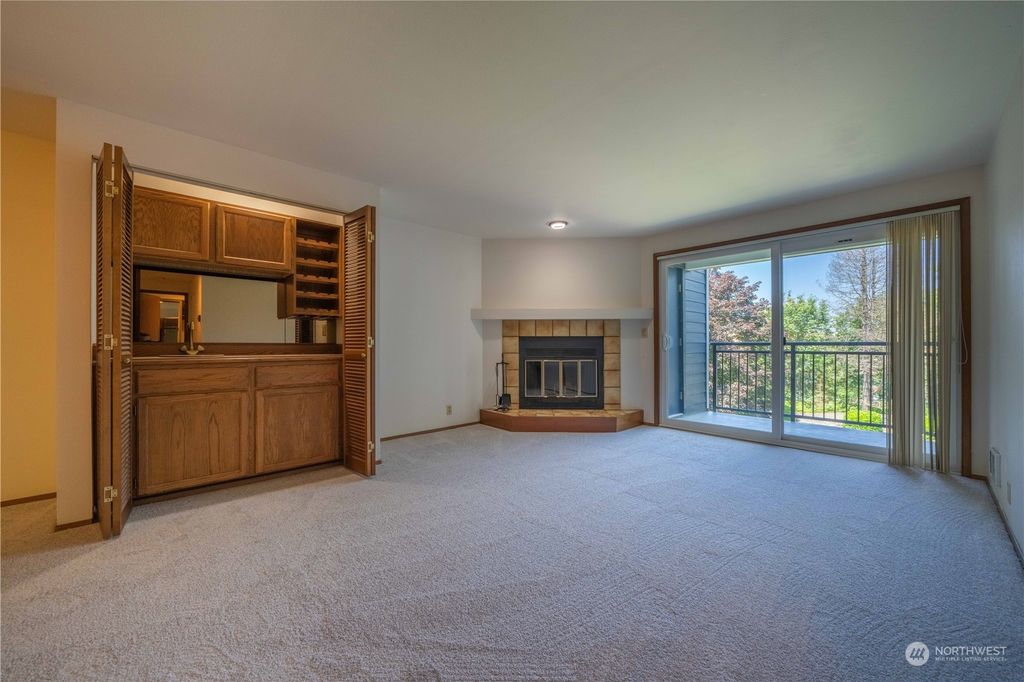 Photo of 150 NE 95th Street #304, Seattle, WA 98115 (MLS # 2256886)