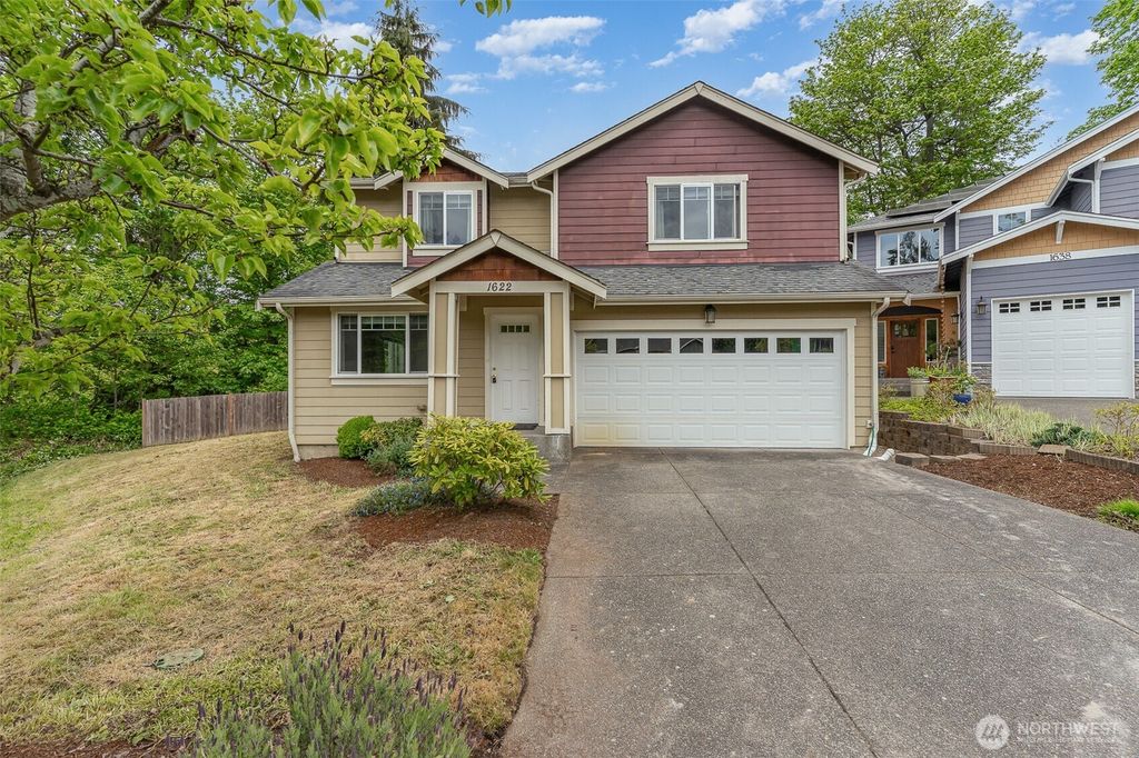 Photo of 1622 S 253rd Place, Des Moines, WA 98198 (MLS # 2368163)