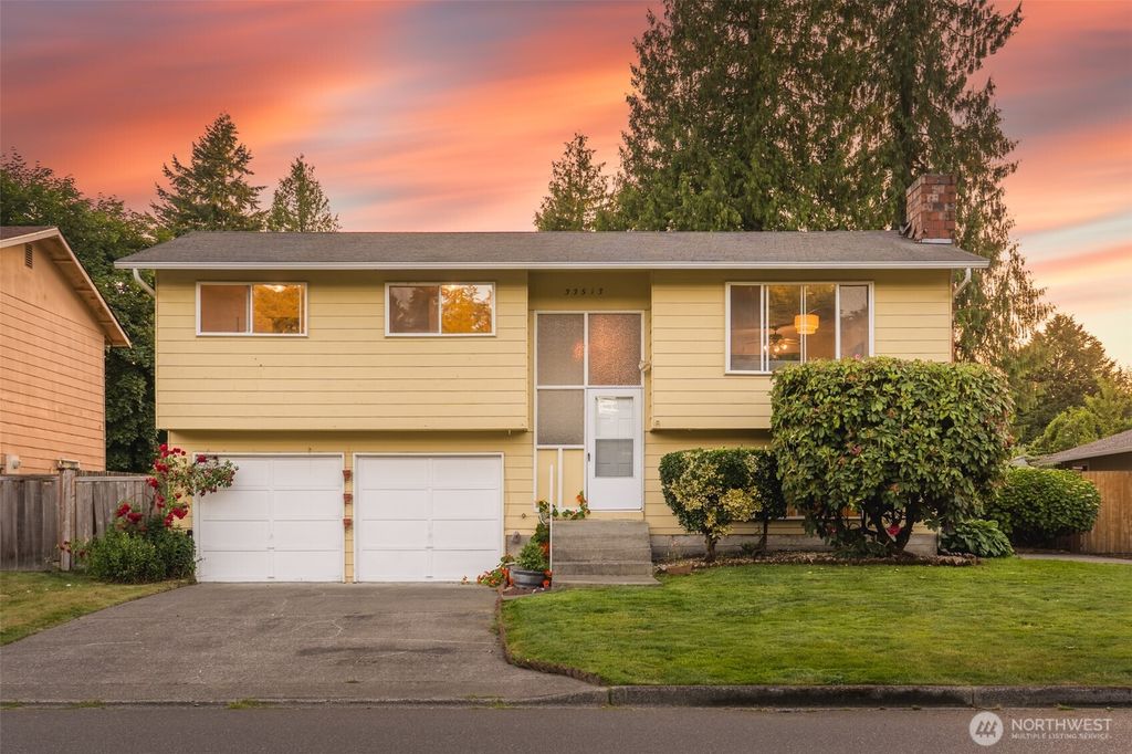 Photo of 33513 35th Avenue SW, Federal Way, WA 98023 (MLS # 2391411)