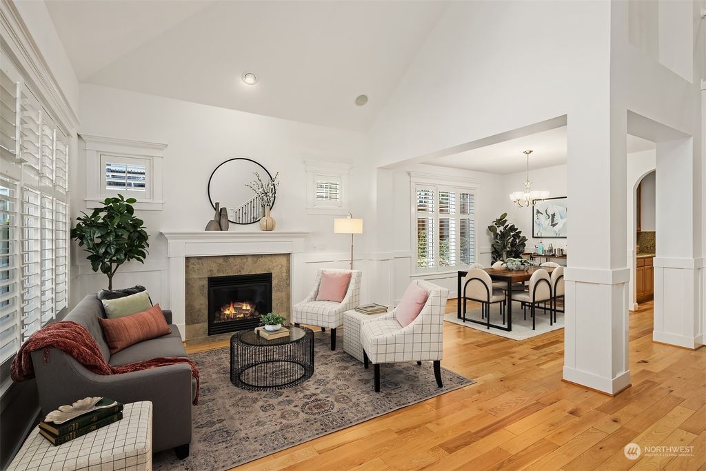 Photo of 2433 NE Daphne Street, Issaquah, WA 98029 (MLS # 2202442)