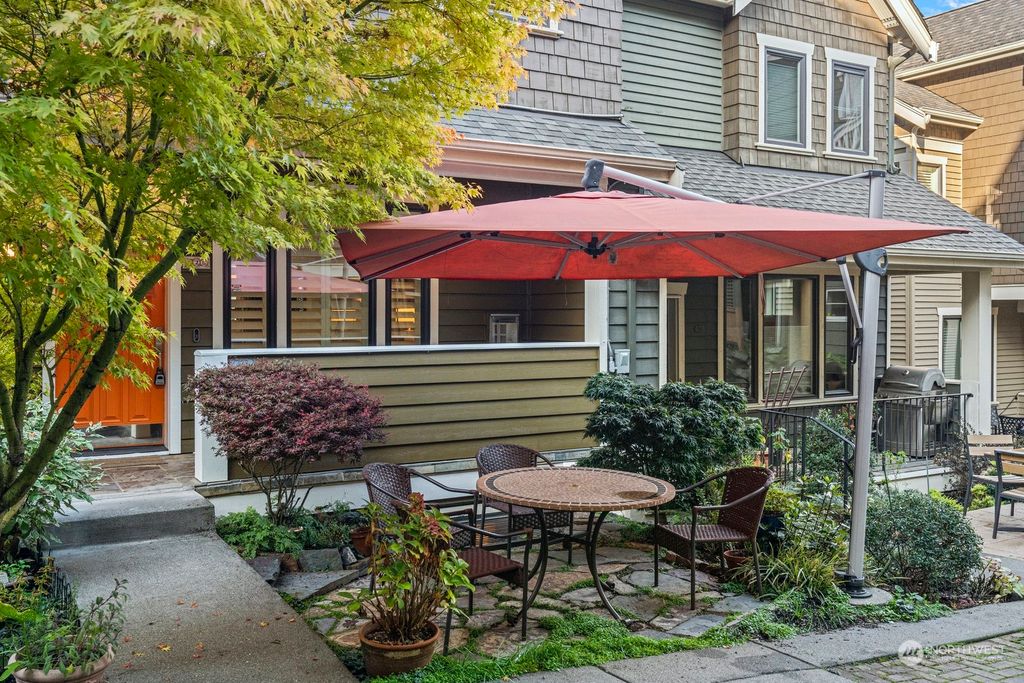 Photo of 12 B W Etruria Street, Seattle, WA 98119 (MLS # 2170634)