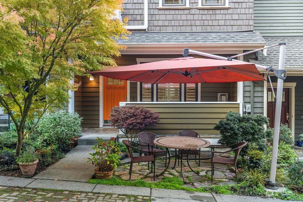 Photo of 12 B W Etruria Street, Seattle, WA 98119 (MLS # 2170634)