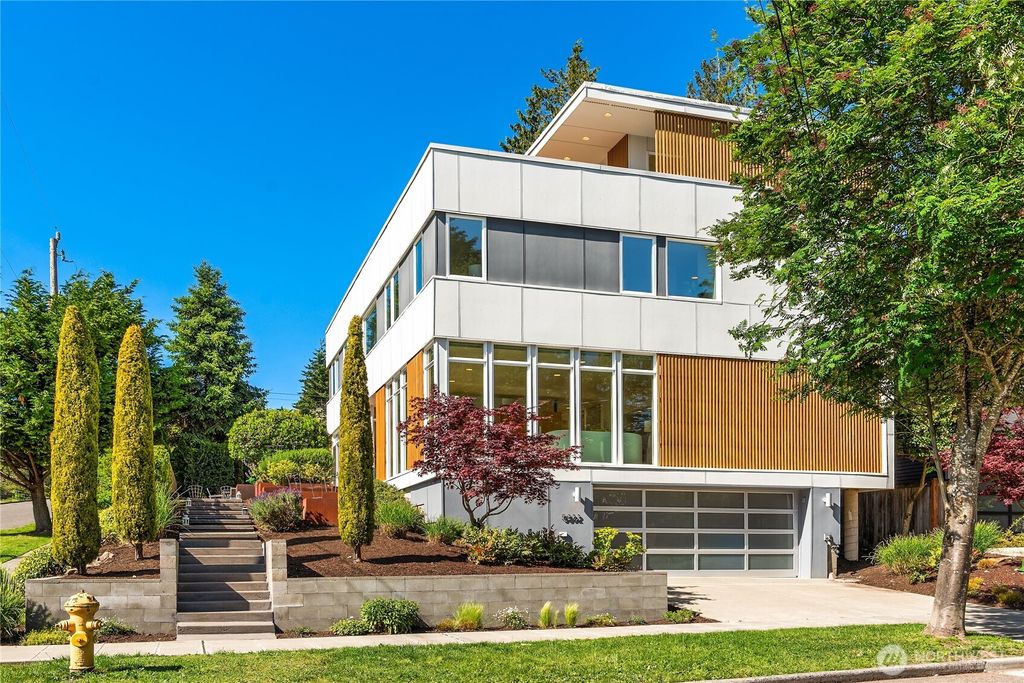 Photo of 5802 43rd Avenue NE, Seattle, WA 98105 (MLS # 2396146)