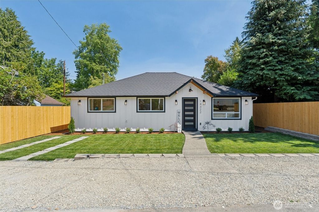 Photo of 14322 Burke Avenue N, Seattle, WA 98133 (MLS # 2410171)