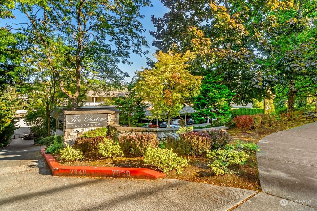 Photo of 2930 76th Avenue SE #A103, Mercer Island, WA 98040 (MLS # 2039870)