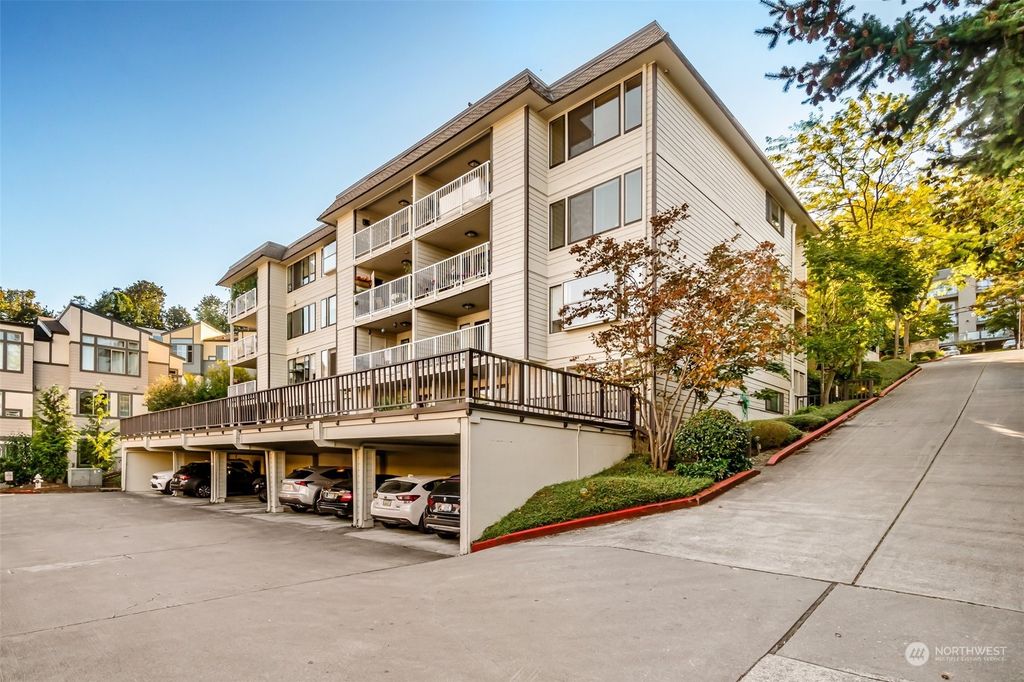 Photo of 2930 76th Avenue SE #A103, Mercer Island, WA 98040 (MLS # 2039870)