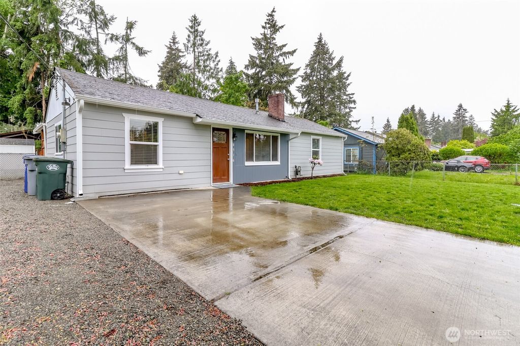 Photo of 8316 Winona Street SW, Lakewood, WA 98498 (MLS # 2524984)