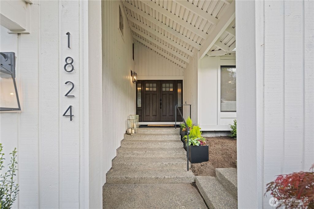 Photo of 1824 180th Avenue NE, Bellevue, WA 98008 (MLS # 2517354)