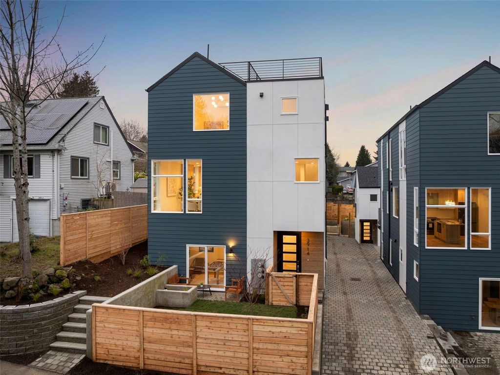 Photo of 3914 S Juneau Street, Seattle, WA 98118 (MLS # 2476408)