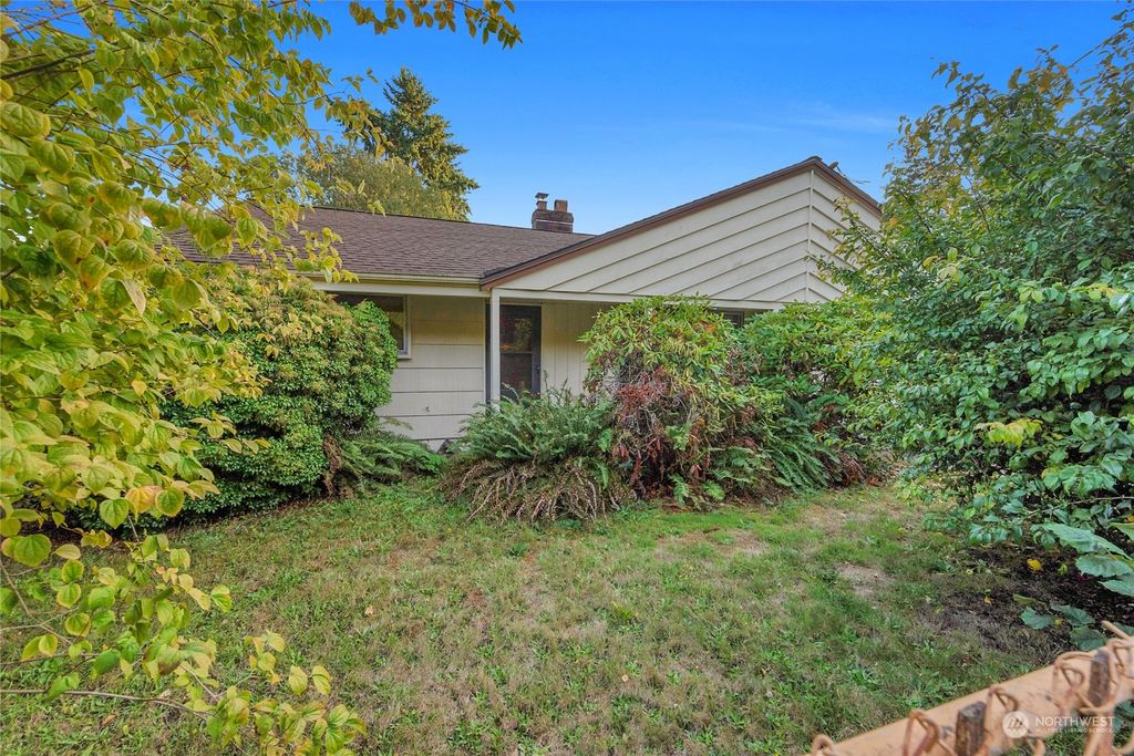 Photo of 2707 NE 110TH Street, Seattle, WA 98125 (MLS # 2167611)