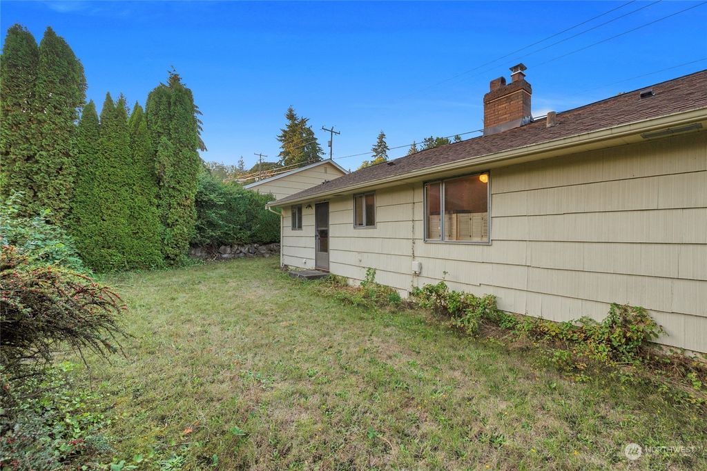 Photo of 2707 NE 110TH Street, Seattle, WA 98125 (MLS # 2167611)