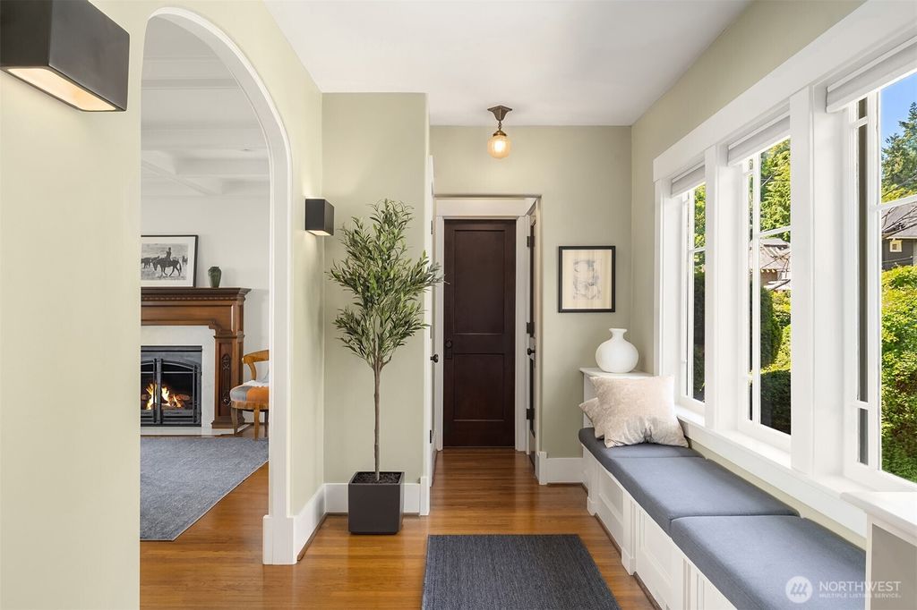 Photo of 618 37th Avenue, Seattle, WA 98122 (MLS # 2542205)