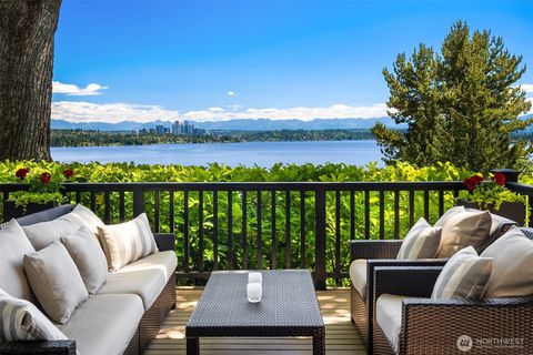 Photo of 618 37th Avenue, Seattle, WA 98122 (MLS # 2542205)